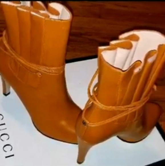 NEW GUCCI BOOTS - Picture 1 of 2